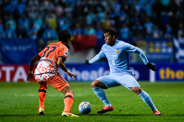 L'attaquant Roger Martinez, ici sous les couleurs de Jiangsu Suning, et malheureusement pas celles de l'OL...