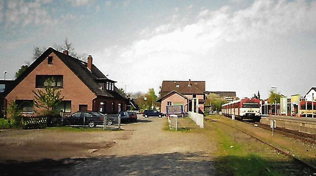 Daran werden sich noch viele erinnern: Der alte Bahnhof während der AKN-Zeiten (Foto: Geschichtswerkstatt)