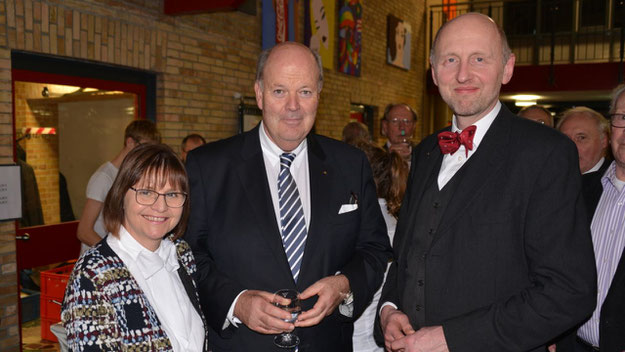 Als Ehrengast konnte Rotary-Präsident Jens Bosse den schleswig-holsteinischen Innenminister Hans-Joachim Grote mit seiner Frau begrüßen