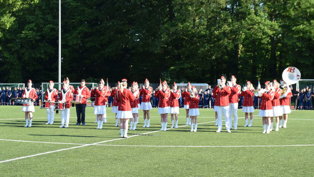 Für eine schwungvolle Untermalung der Zeremonie sorgte die Jugend Brass Band