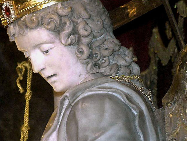 Statua di S. Michele del Gargano particolare