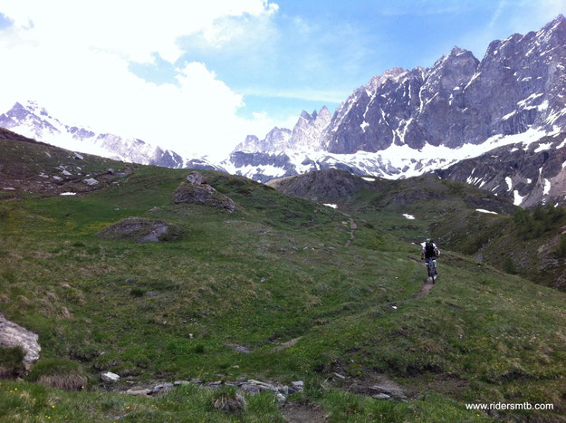 il single track inizialmente scorre velocemente