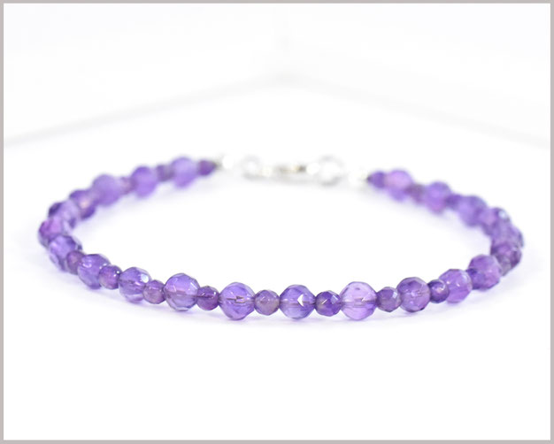 Edelsteinarmband mit 3+4 mm Amethyst