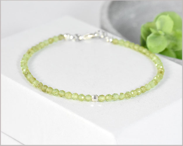 Peridot Edelsteinsplitter Armband 3 - 5 mm mit 925 Silber - Länge wählbar