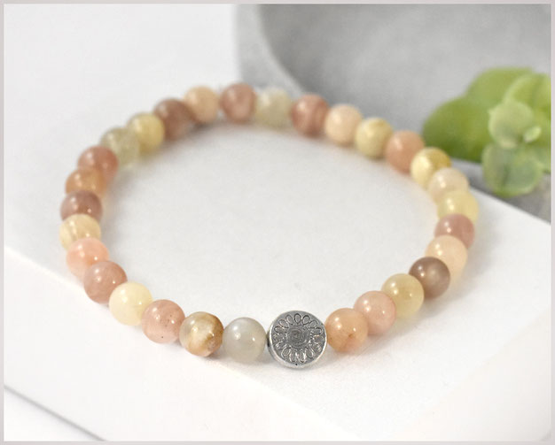 Sunstone / Sonnenstein Armband 6 mm mit Baum des Lebens