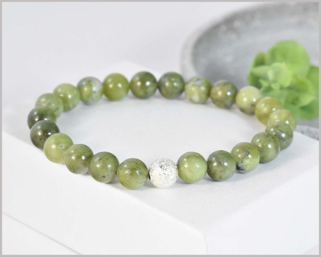 Jade Edelstein Armband 4 mm mit Tibetperle