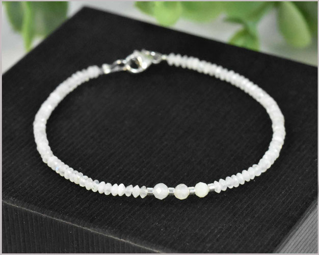 Labradorit Edelsteinarmband mit 3 mm mit Silberperle