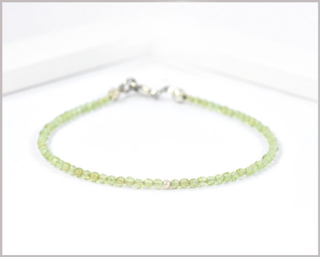 Peridot Edelsteinsplitter Armband 3 - 5 mm mit 925 Silber - Länge wählbar