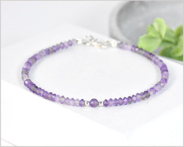 Edelsteinarmband mit 2 mm Amethyst