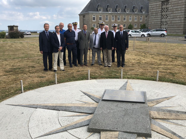 Sur la photo de gauche à droite : Jean Marie Pestel de Lapérouse (Pdt Association Lapérouse descendant du Navigateur), Jean Yves Besselièvre (Administrateur du Musée de la Marine de Brest), Alain Boulaire ( Professeur émérite d’Histoire) , Stéphane Buord
