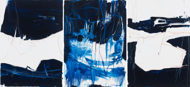 prussian blue_it just seems that way, doesn't it? Öl, graphit, ölkreide auf leinwand, jeweils 100 x 140 cm, triptychon 300 x 140 cm, 2024 foto: kristien daem, brussels
