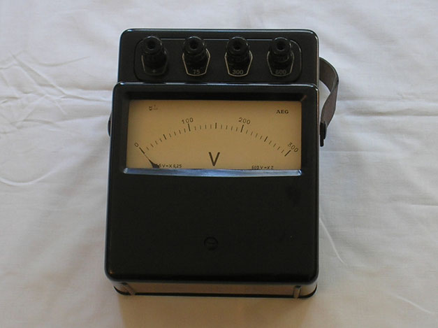 A E G  Labor Voltmeter für Gleichspannungen bis 300 Volt