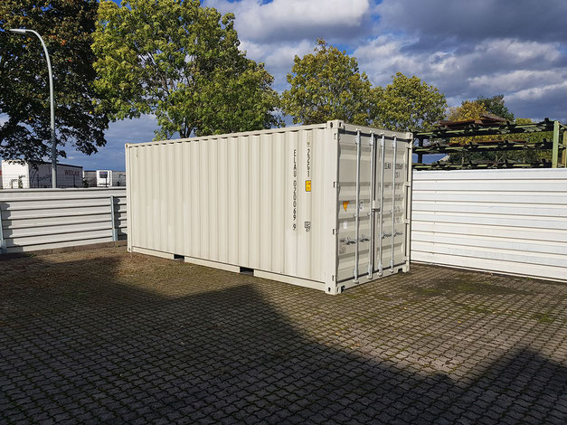Ein Code-gesicherter Warencontainer bei ScaleUp Fulfillment