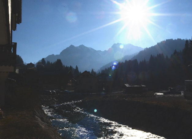 A contre-jour sur le cours de la Dranse