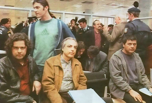 Fængslede medlemmer af guerillaorganisationen 17N , Athen, juli 2002