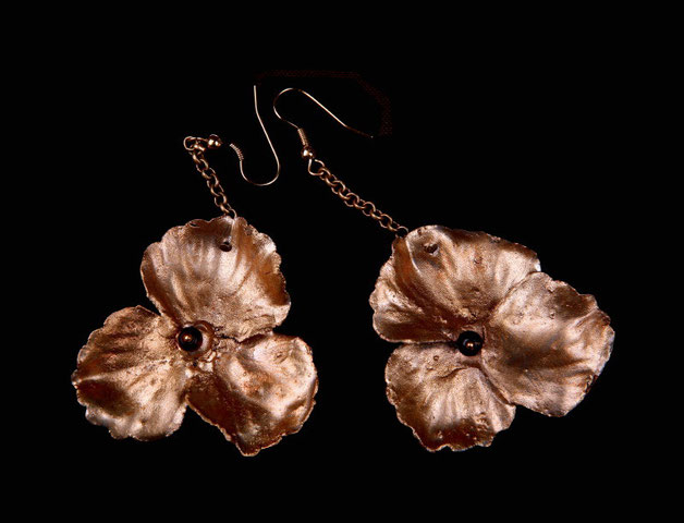 Boucles fleur d'hortensia, cuivre doré et grenats