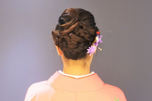 卒業式の袴にあったヘアタイルに