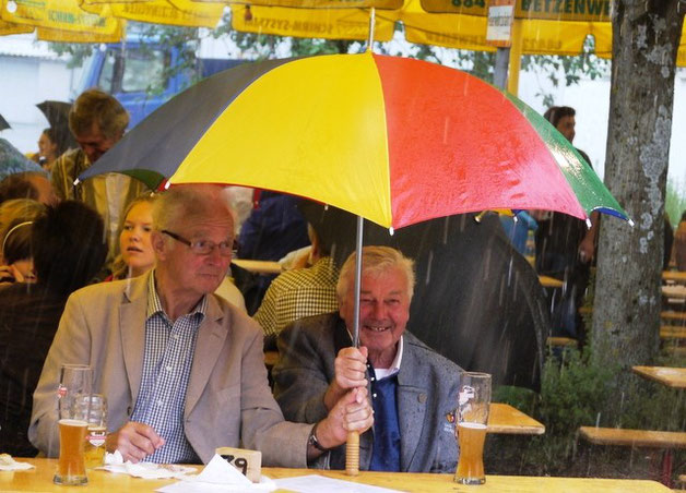 "Sommerwetter" Auch der heftige Regen tat der guten Stimmung keinen Abbruch