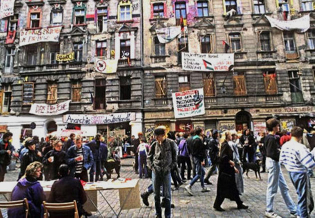 Beboerfest i Østberlins Mainzerstrasse i 1990