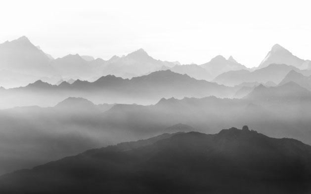 Minimalist outline of the Weisshorn, Dent Blanche and Matterhorn, part of the series Shifting Mountains.