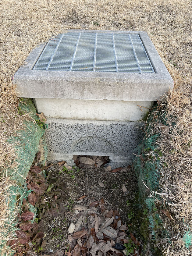 多孔質のコンクリートを使った雨水枡