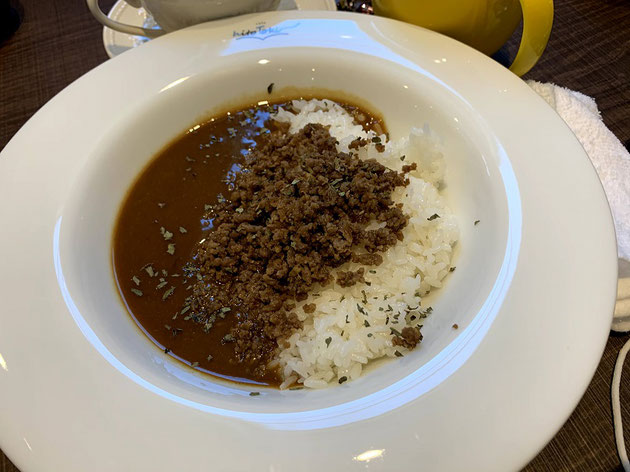 朝カレー　黒毛和牛のひきにくのせ