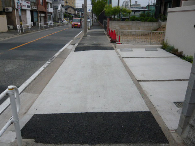 名古屋市内のとある歩道。場所によって色や仕上げが違う！