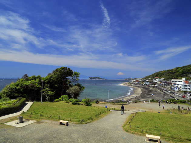 普段の稲村ガ崎公園。天気がよければ、富士山が見える