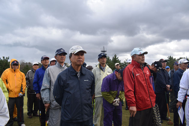 　　　　　　　　　　　　　　　　開会式に臨む羽咋市選手団12名の皆さん