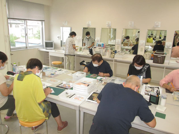 まい・あーと　月に一度の活動の様子