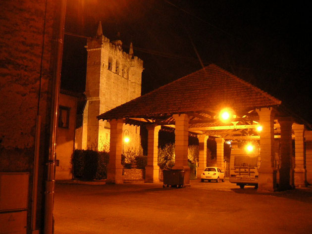 La halle et l'église St Pierre