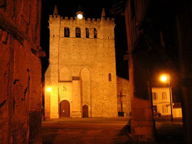Eglise Saint Pierre la nuit