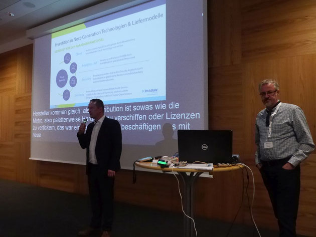 DeafIT Links: Leif Möhr mit Business Process Management (BPM) - Rechts: Bettina Schmolla mit Unicode