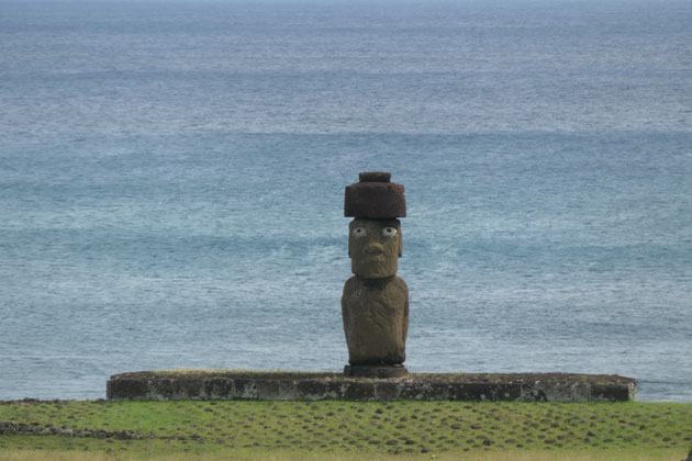 Ahu Tahai - Moai mit rekonstruierten Korallenaugen