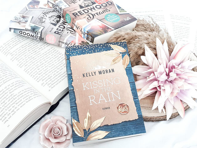 Kissing in the Rain von Kelly Moran