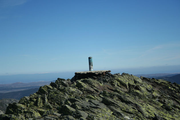 Vértice geoedésico a 2048m de altitud