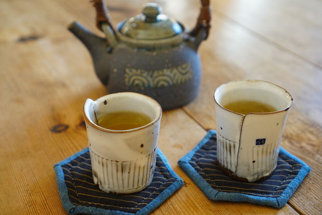 陶芸家　ブログ　焼き物　陶芸作品　茨城県笠間市　土鍋作品　粉引き作品　福茶　お正月　縁起物　