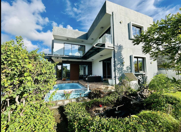 House for rent with 3 bedrooms and private pool in Belle Mare, Mauritius, offered by Jinvesty Ile Maurice.