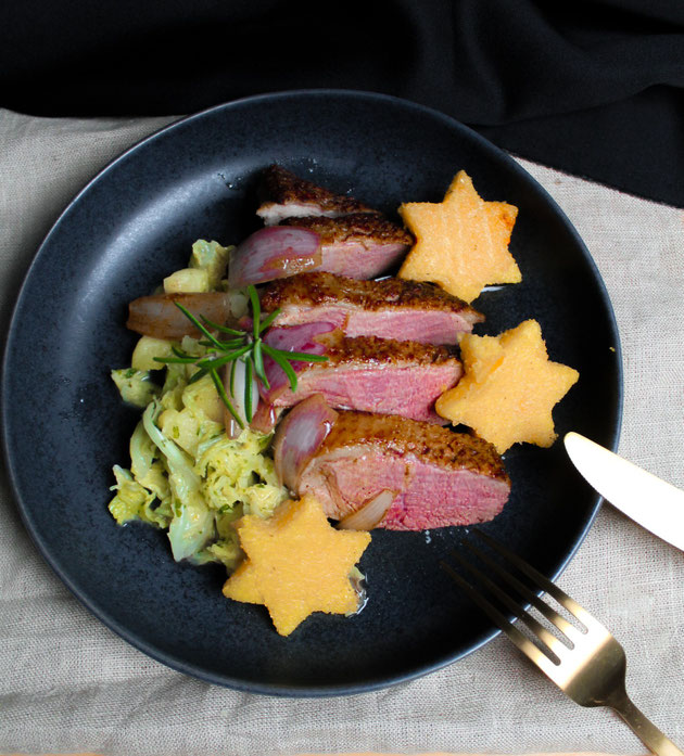 Entenbrust in Orangen-Balsamico-Soße mit Polentasternen - (K)leckerei