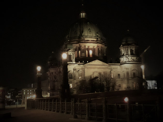 Der Dom in Berlin bei Nacht