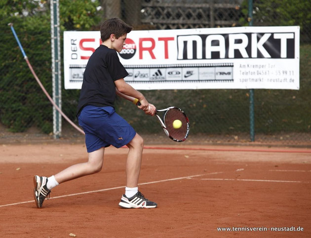 Thies Hering mit einem im Sweetspot getroffenen Ball.