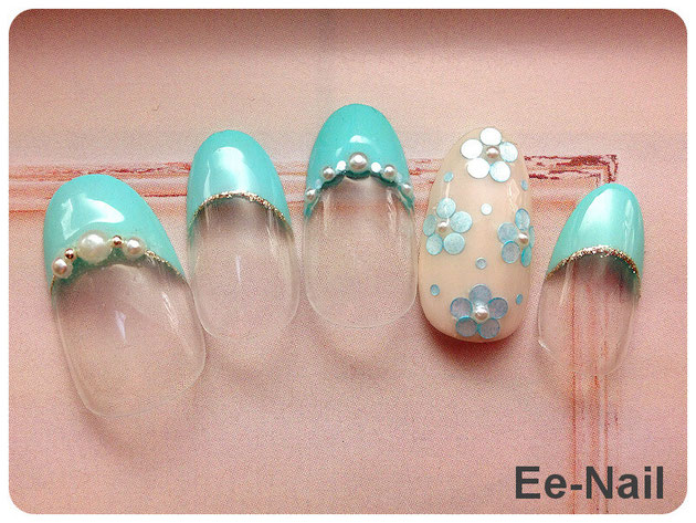 ホロフラワーフレンチネイル