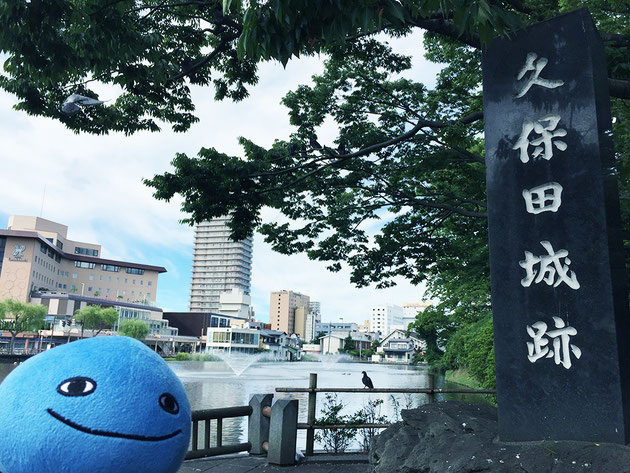 夏の千秋公園とミズモ お堀 噴水