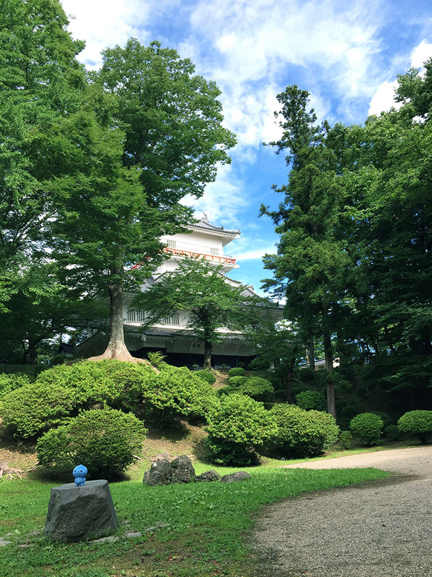 夏の千秋公園とミズモ 御隅櫓-1