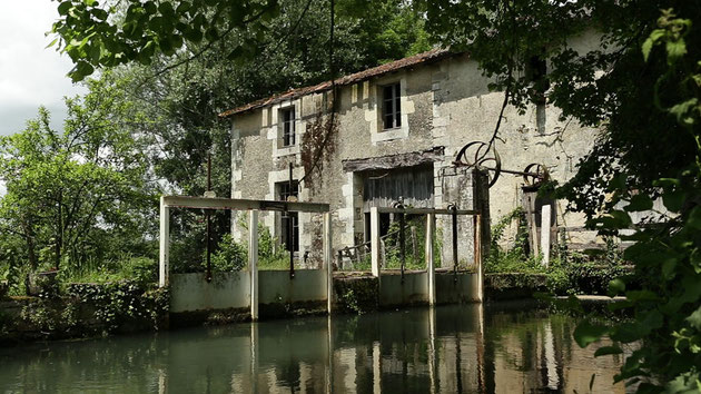 Moulin de la Fosse à Tendron, avec son système d'empellements