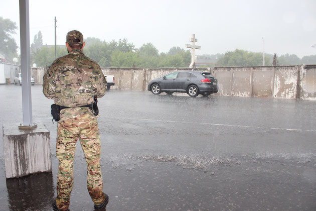 Soldat, Militär, Grenze, Übergangspunkt, Ukraine