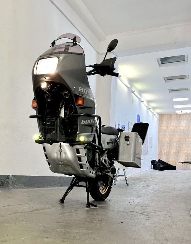 CHIMÄRE or My Private "IdontKnow", 1989 Honda Transalp with missing front fork, 80 liters excravated earth