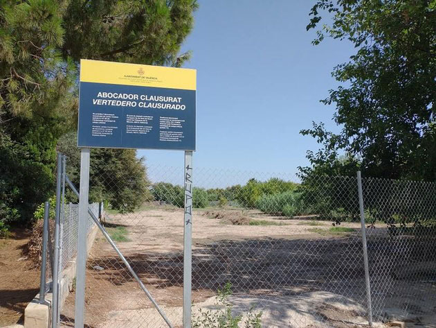 Han llegado a convertir algunas zonas de Benimaclet en vertederos ilegales, teniendo que vallar el Ayuntamiento algunas zonas para evitar un problema de salud.