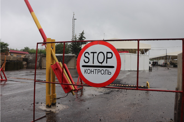 Kontrollpunkt, Militär, Grenze, Übergangspunkt, Ukraine, Majorsk, Stopschild