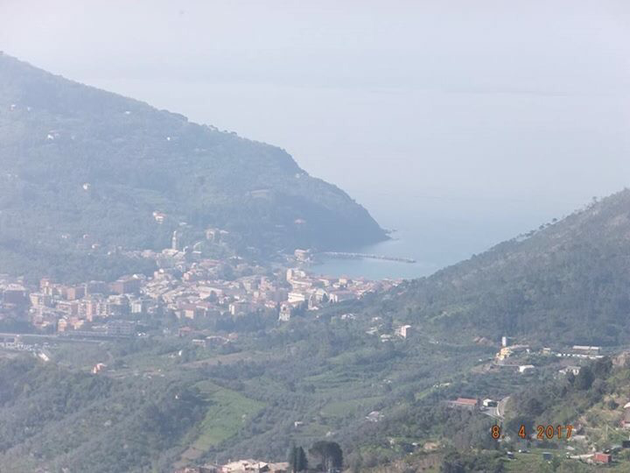 seguiamo la strada  collinare che sovrasta levanto